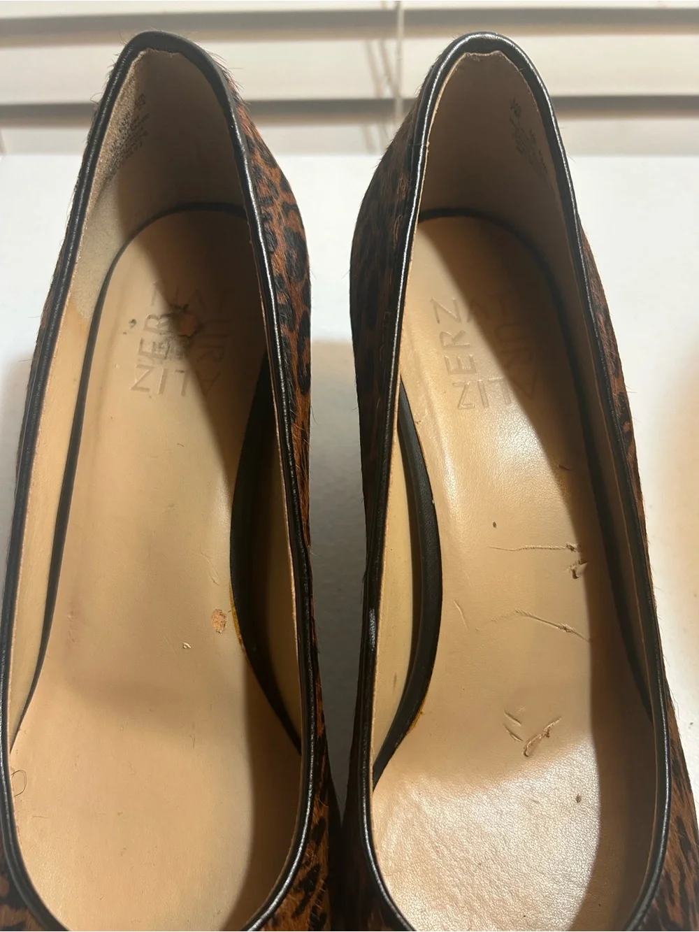 Naturalizer leopard print calf-hair—- kitten heel pumps